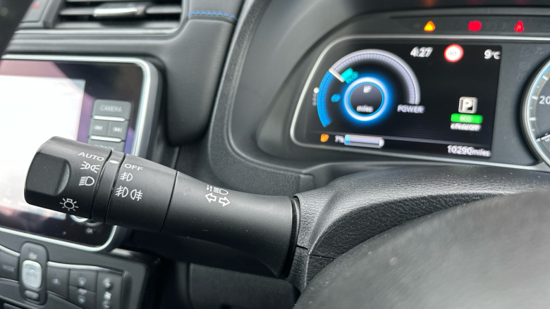 Nissan LEAF 110kW N-Connecta 39kWh 5dr Auto Electric Hatchback